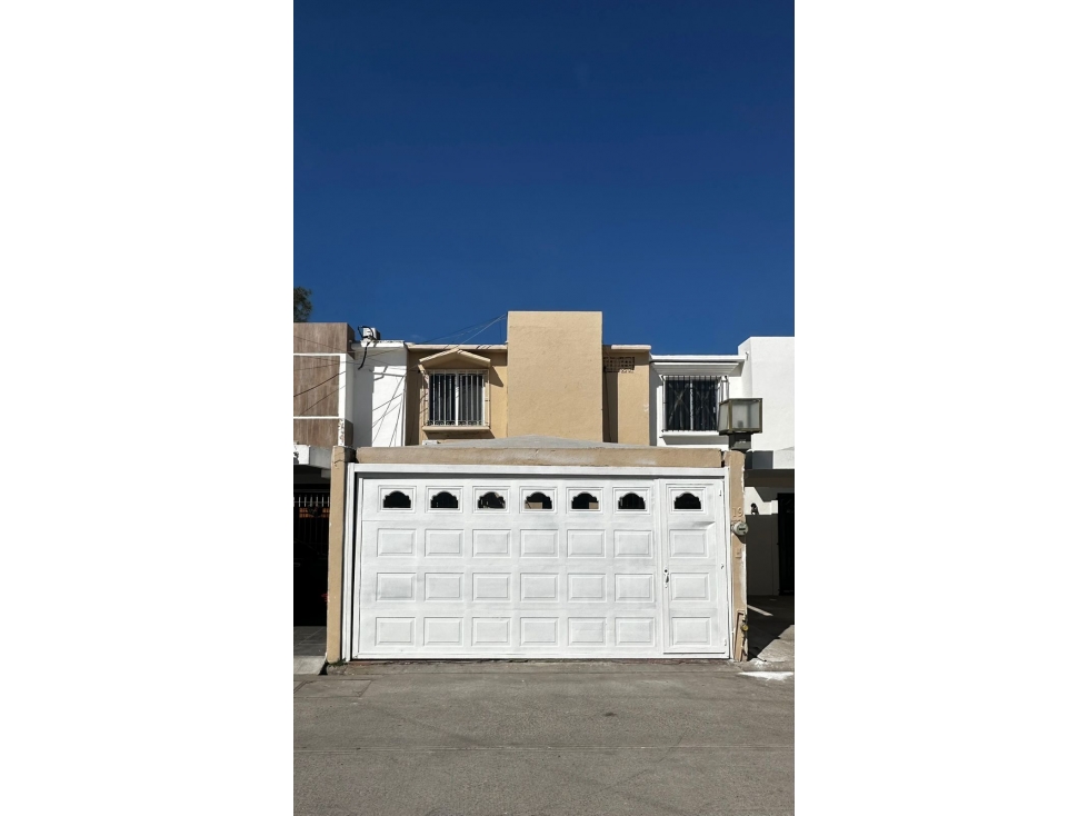 CASA EN RENTA 3 RECS. CENTRICA CON 1 RECÁMARA EN PLANTA BAJA - 2