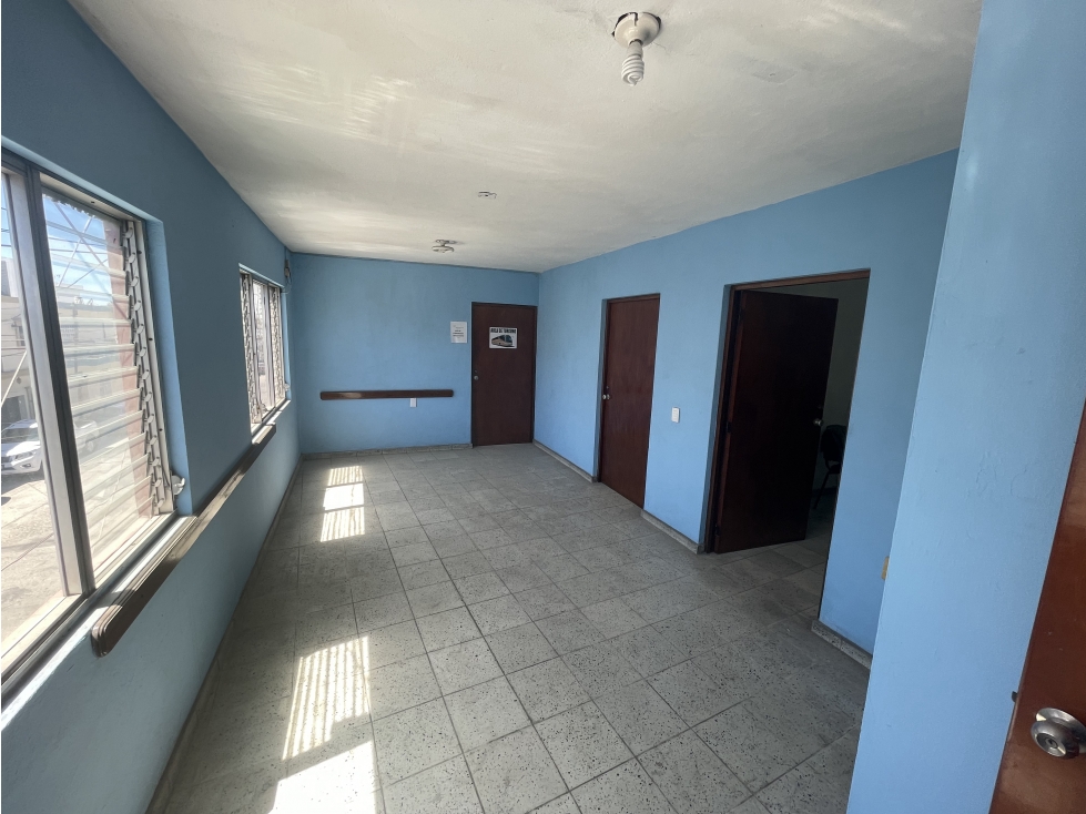 SE RENTA LOCAL EN JUAN CARRASCO PLANTA ALTA, 1 BAÑO. - 4