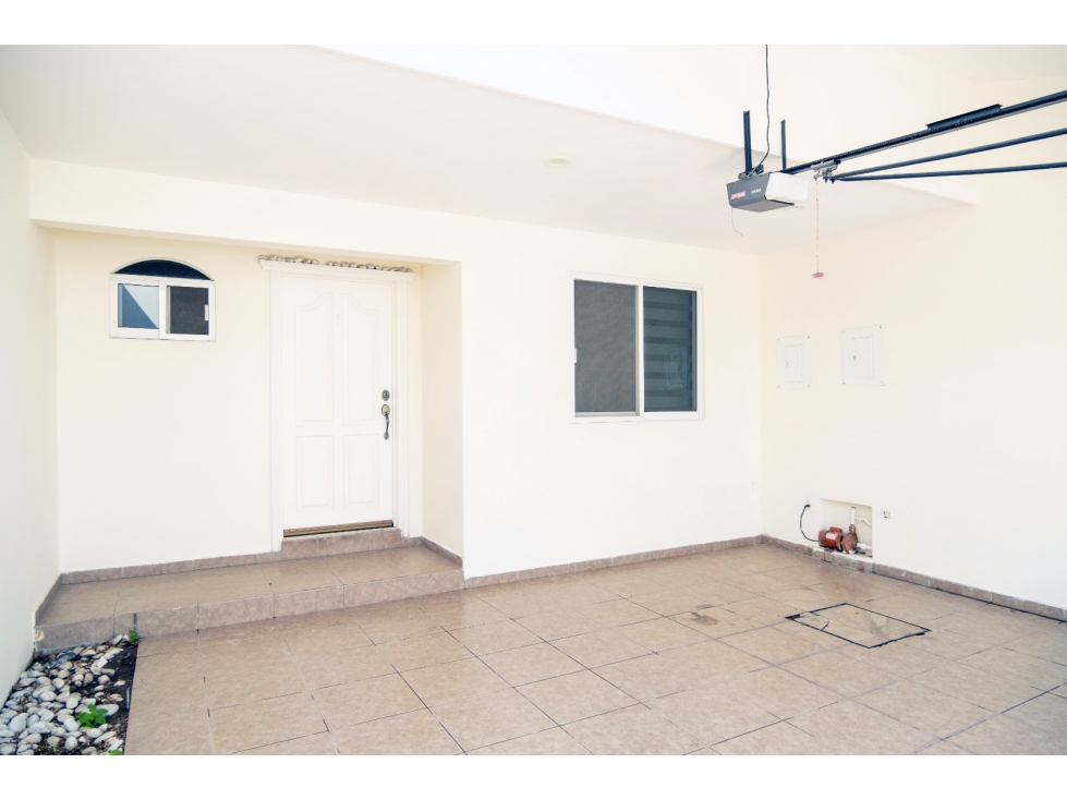 Casa en venta en Real del Valle cerca de Plaza Galerías — foto 3