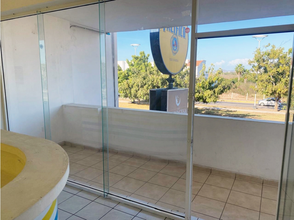 LOCAL COMERCIAL EN RENTA Av. La Marina | $12,000/mes - 3