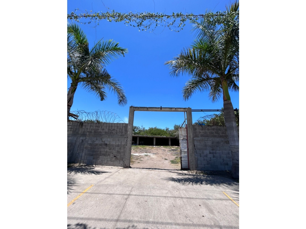 BODEGA SEMI-TECHADA  EN RENTA DE 1,104m2 CERCA DE CARRETERA  — foto 4