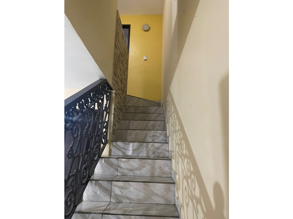SE RENTA CASA SIN MUEBLES EN VALLE DORADO — foto 4