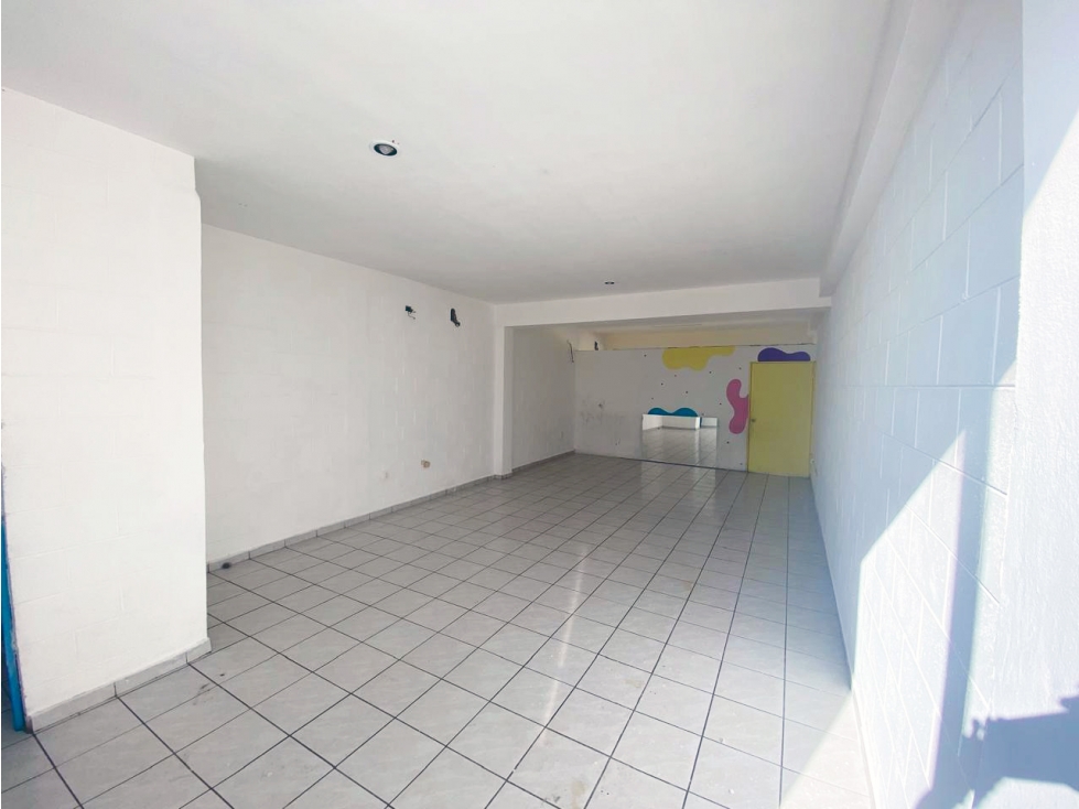 LOCAL COMERCIAL EN RENTA Av. La Marina | $12,000/mes - 5