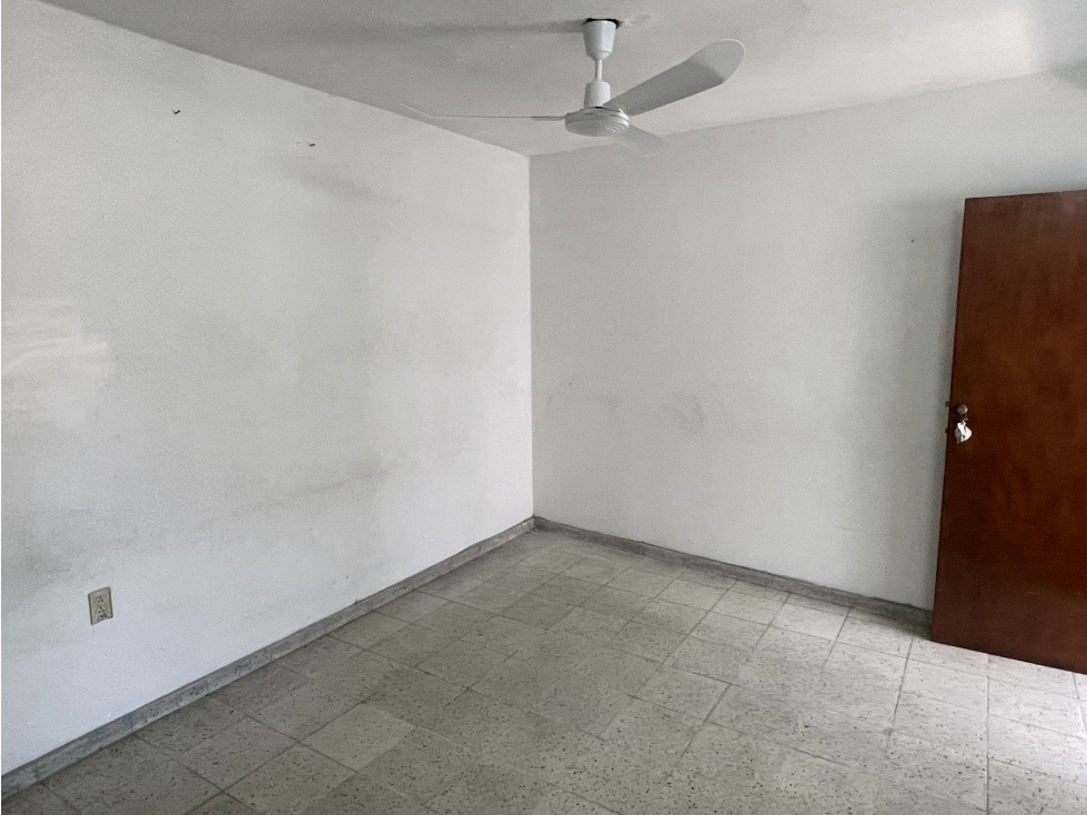SE RENTA LOCAL EN JUAN CARRASCO PLANTA ALTA, 1 BAÑO. - 6