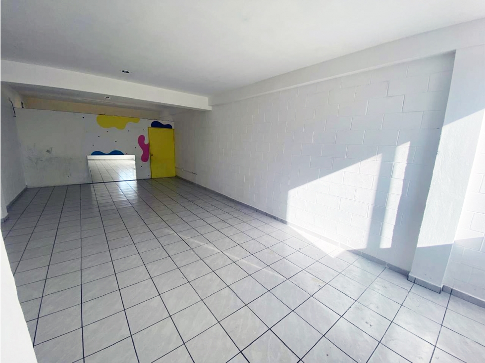 LOCAL COMERCIAL EN RENTA Av. La Marina | $12,000/mes - 6