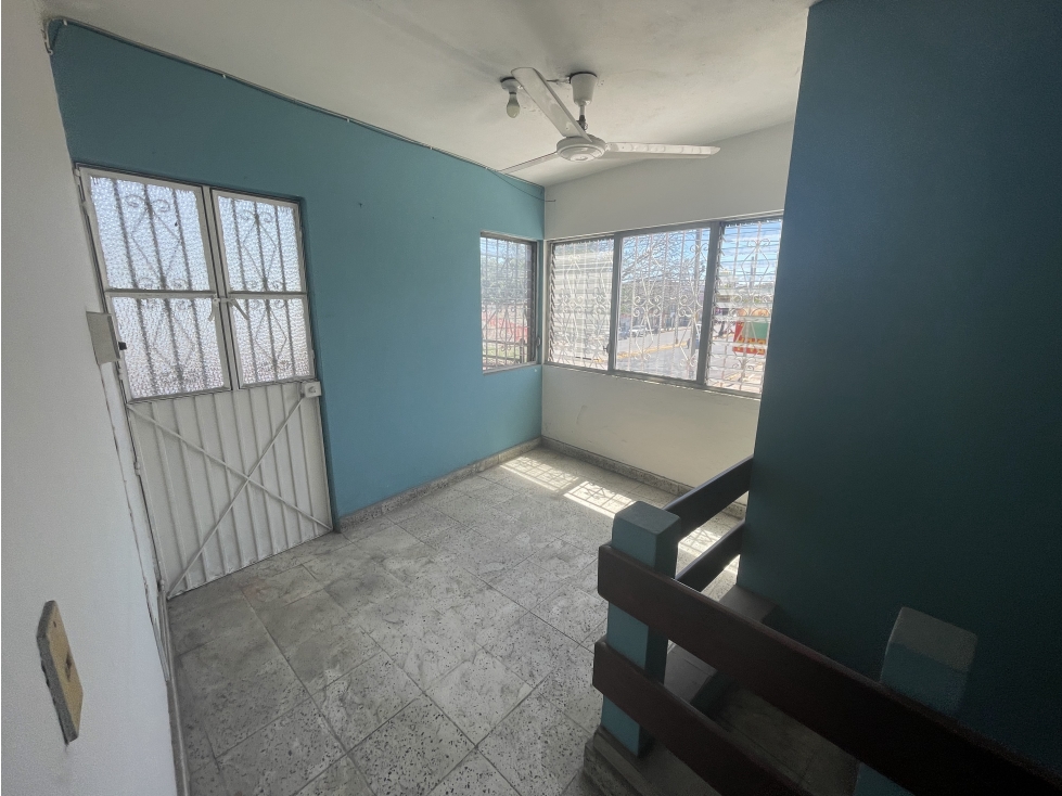 SE RENTA LOCAL EN JUAN CARRASCO PLANTA ALTA, 1 BAÑO. - 3