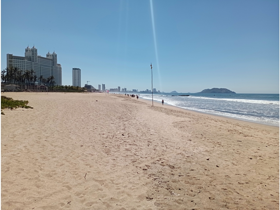 Departamento en venta en la Playa en Mazatlán! ULTIMO PRECIO - 2