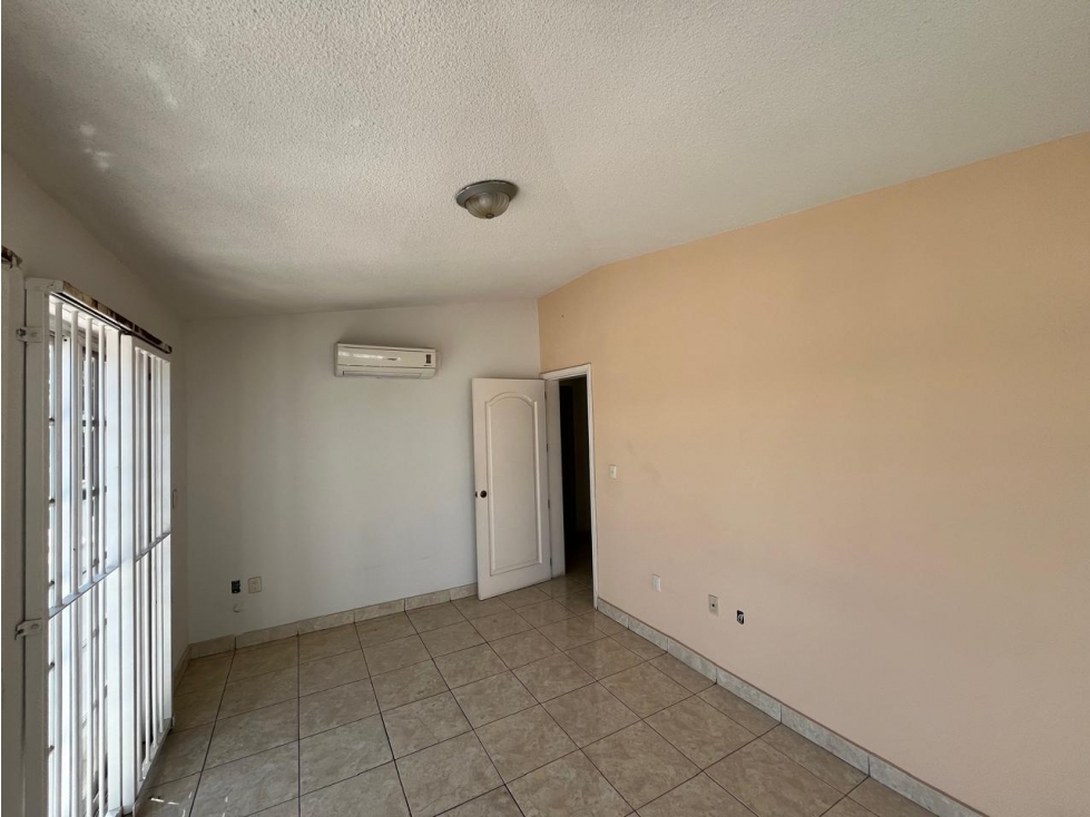SE RENTA CASA SIN MUEBLES, 4 HABITACIONES EN EL FOVISSTE. — foto 4