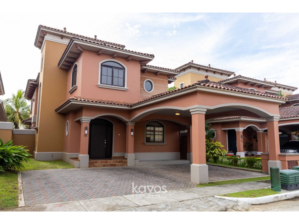 CASA EN VENTA EN COSTA SUR - EL DORAL