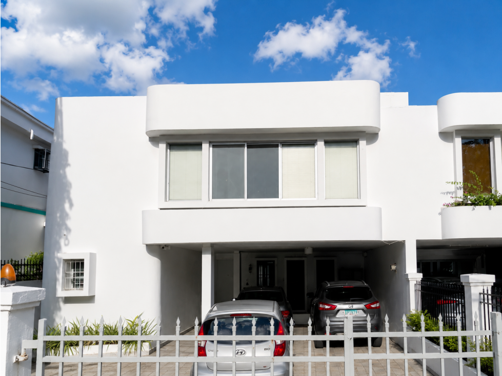 CASA DUPLEX EN VENTA EN OBARRIO