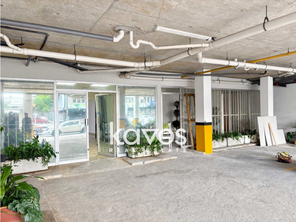 Edificio en Venta con 9 Apartamentos Renovados + 2 Locales Comerciales — foto 2