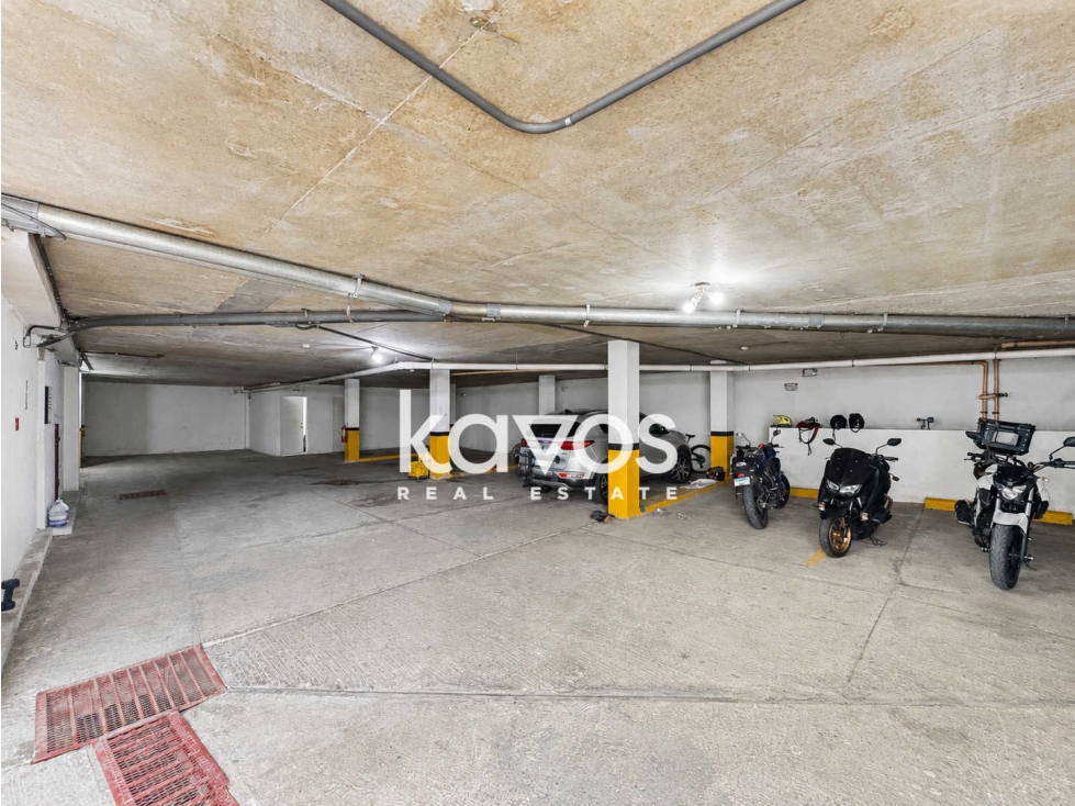 Edificio en Venta con 9 Apartamentos Renovados + 2 Locales Comerciales — foto 5