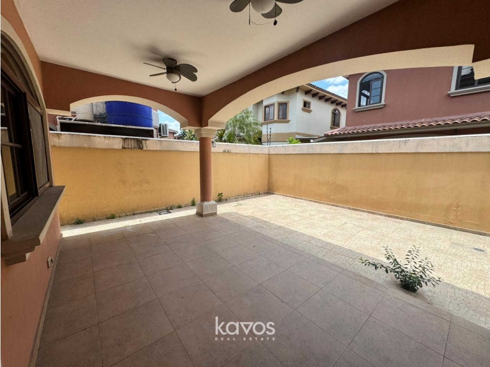 CASA EN VENTA EN COSTA SUR - EL DORAL — foto 2