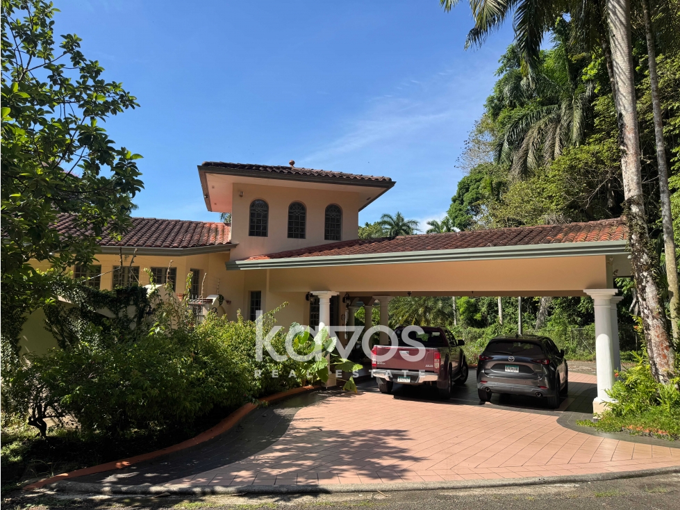 CASA EN VENTA EN LLANOS DE CURUNDU