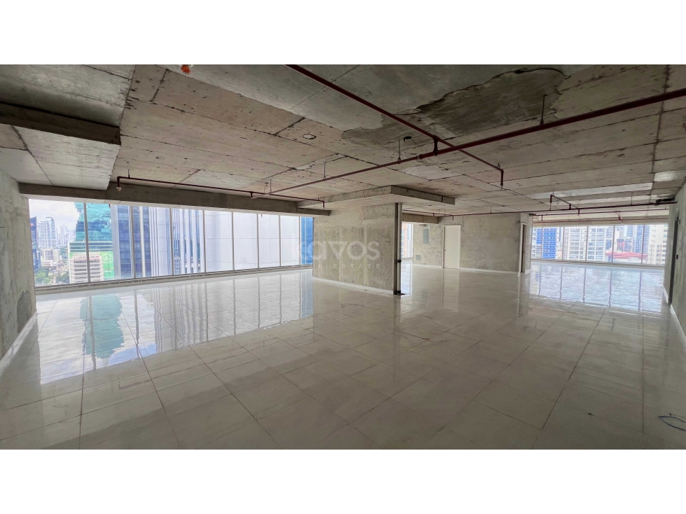 VENTA DE OFICINA EN CALLE 50 | SEMI-REMODELADA - 3