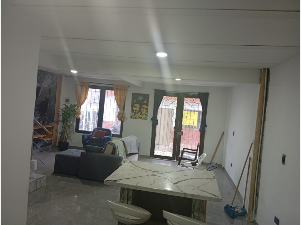 SE VENDE CASA DE TRES PLANTAS EN CIRCASIA — foto 2