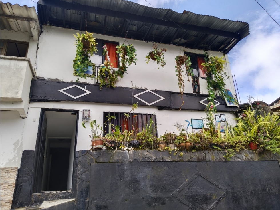 SE VENDE CASA EN CIRCASIA - MUY BIEN UBICADA