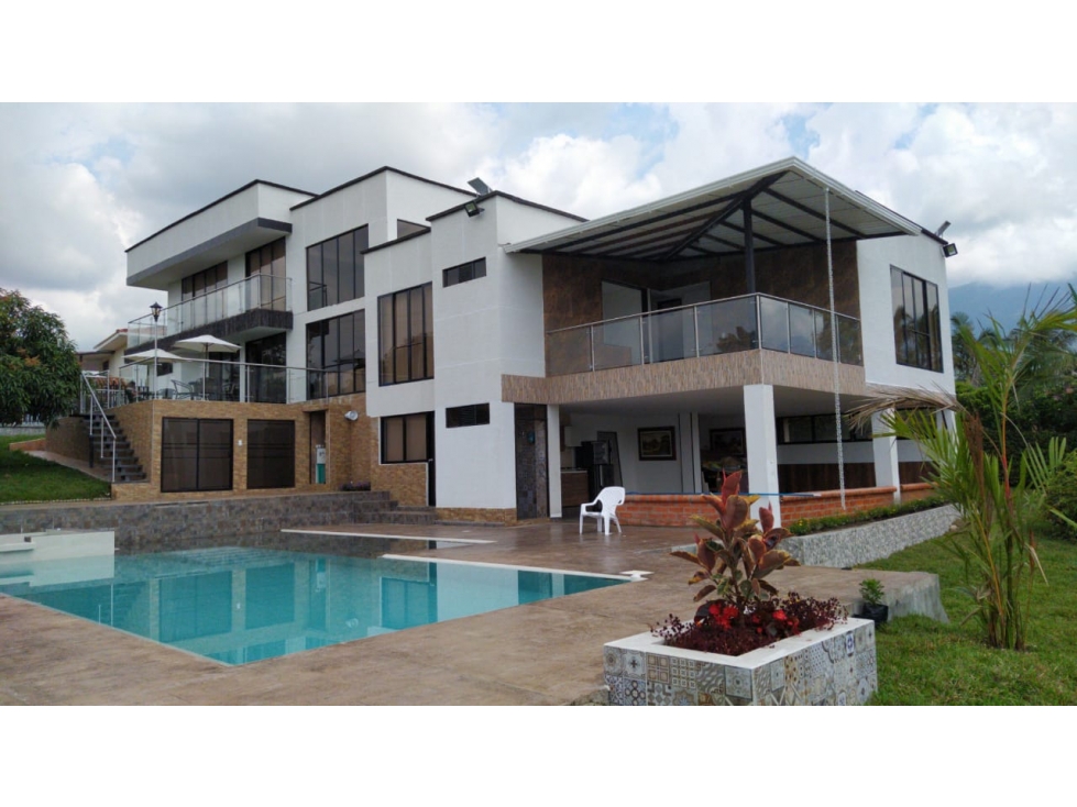 Se Vende Casa Campestre en Calarca - 1