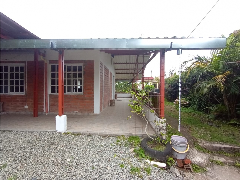 Se Vende Casa Campestre con Lote y Cabaña en Conjunto Vía Pereira — foto 2
