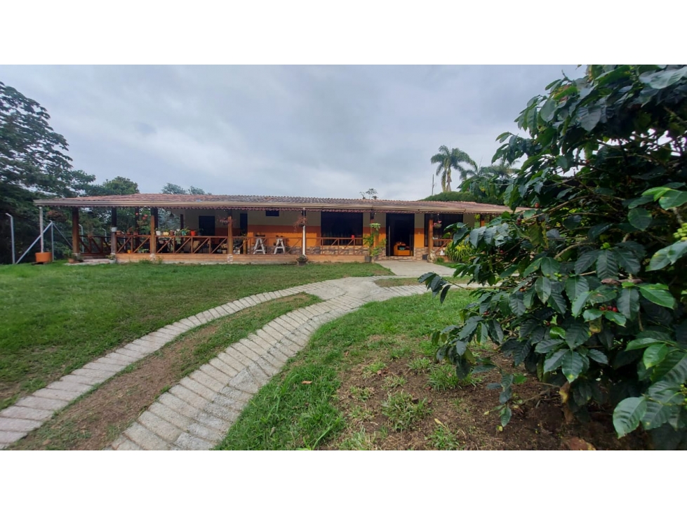 Se vende linda casa campestre en Circasia Quindío