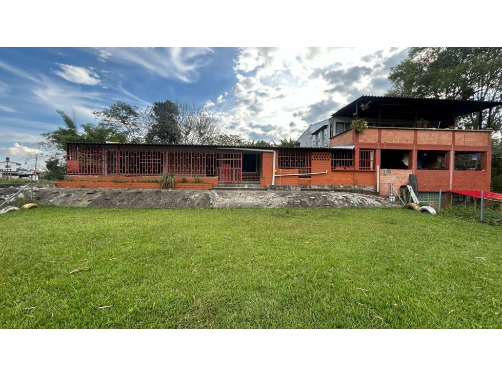 Se Vende Espectacular Finca Chalet en Barcelona Alta - Circasia