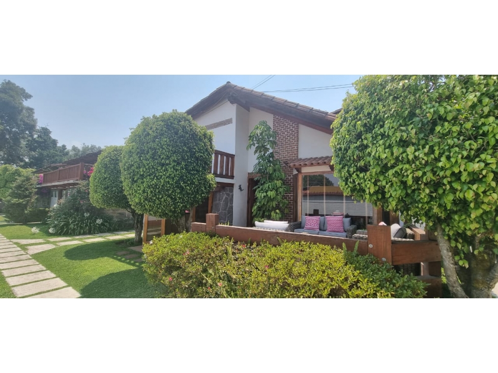 MAGNIFICA CASA ESTILO VALLESANO EN VENTA - 1