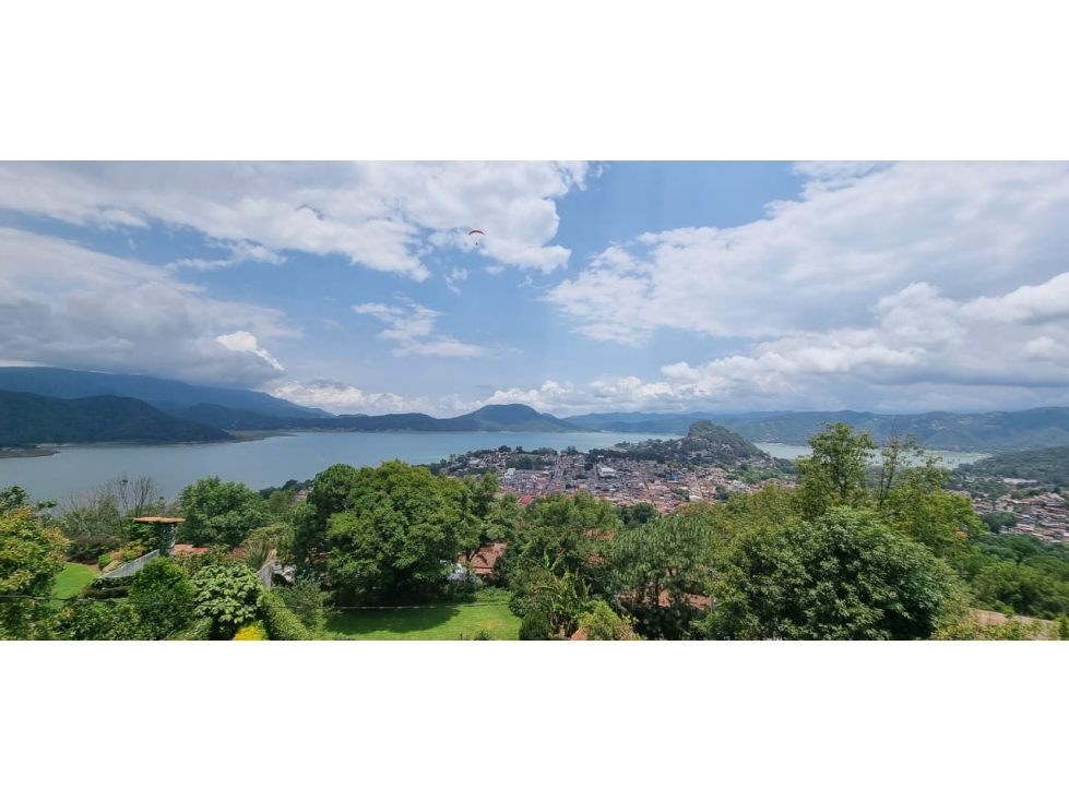 MAGNIFICA CASA EN VENTA, ESTILO VALLESANA