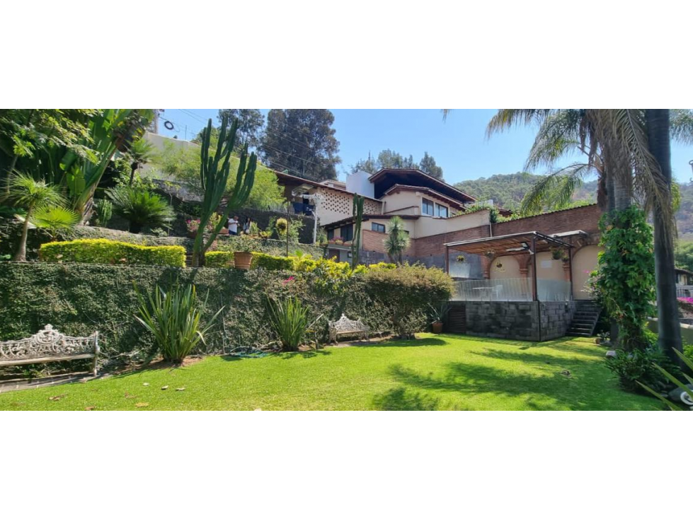CASA VALLESANA EN VENTA CON ESPECTACULAR VISTA AL LAGO