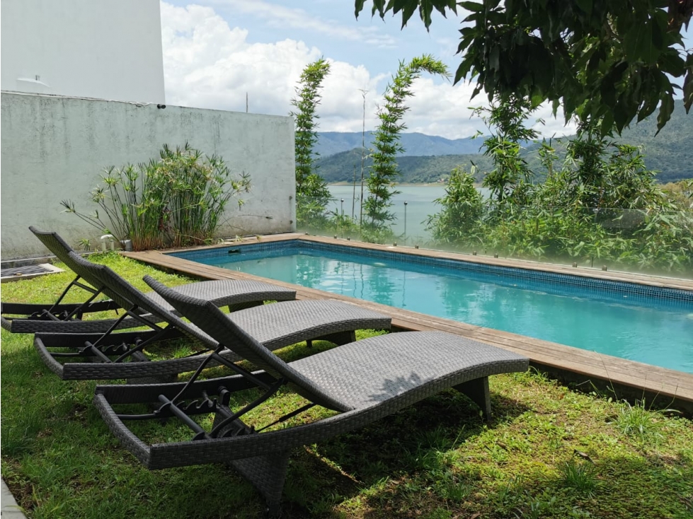 CASA EN RENTA Y VENTA CON IMPRESIONANTE VISTA AL LAGO - 3