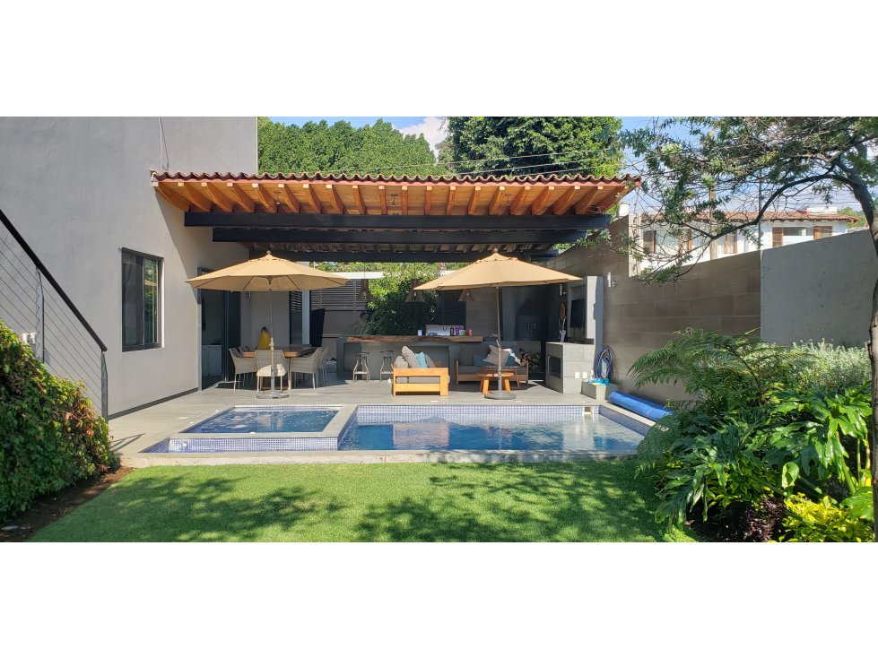 CONFORTABLE CASA EN VENTA, VALLE DE BRAVO - 2