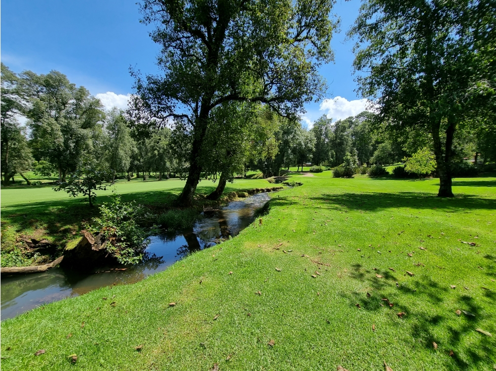 CASA EN VENTA DENTRO DE CLUB DE GOLF AVANDARO — foto 2