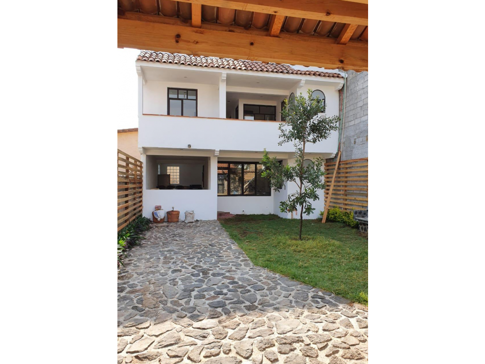 CASA EN VENTA; VALLE DE BRAVO. - 2