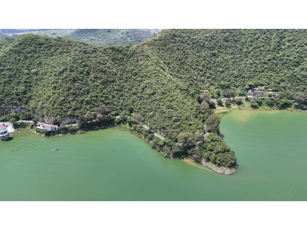 TERRENO CON ACCESO AL LAGO EN VENTA