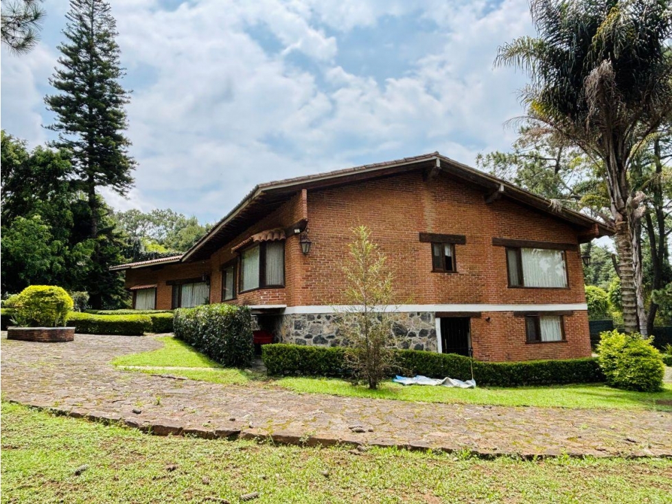 Espectacular Residencia Campestre en Venta en El Centro de Avándaro - 2