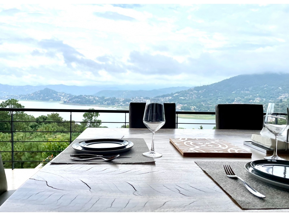 EXCEPCIONAL CASA EN VENTA EN AVANDARO, CON VISTA AL LAGO. - 6