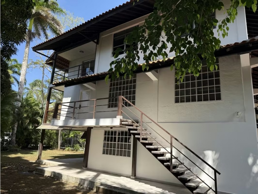 ALQUILER CASA CLAYTON