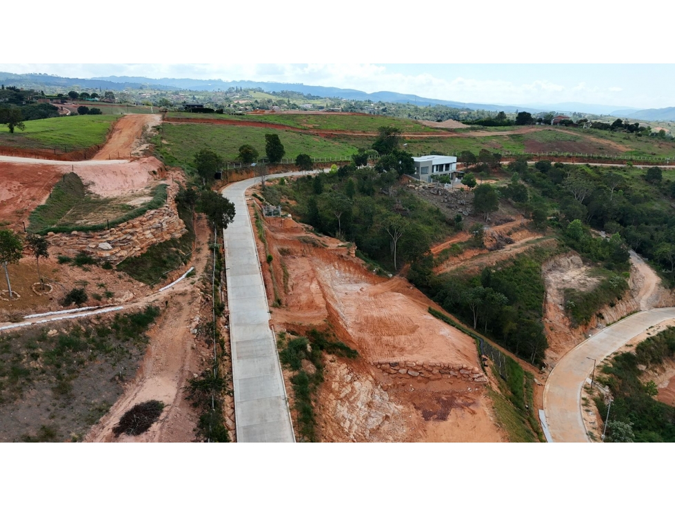 VENTA LOTE CONDOMINIO ROCA VERDE - 6