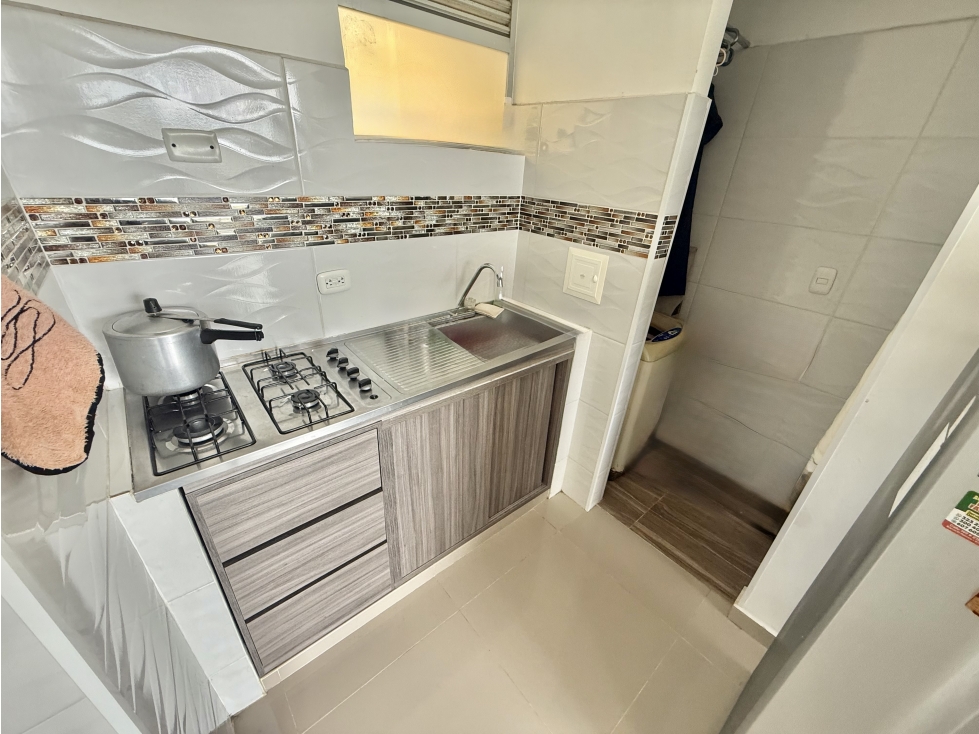 HERMOSO APARTAMENTO, BUENA DISTRIBUCION Y EXCELENTE VISTA - 2