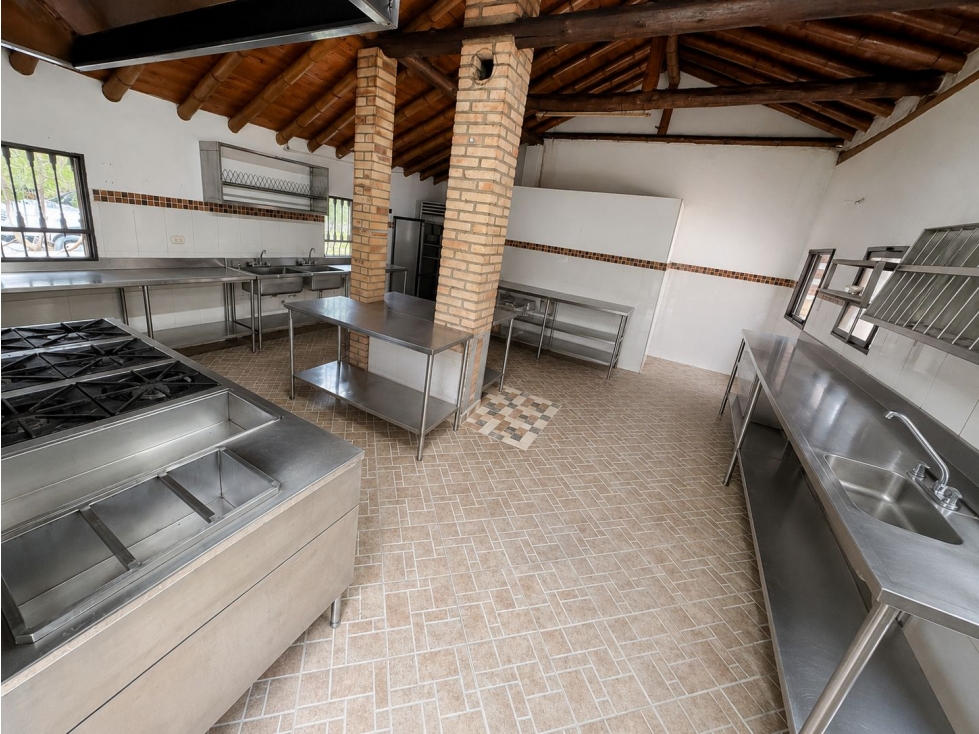 CASA COLONIAL CON LOTE. EXCELENTE INVERSION - 3