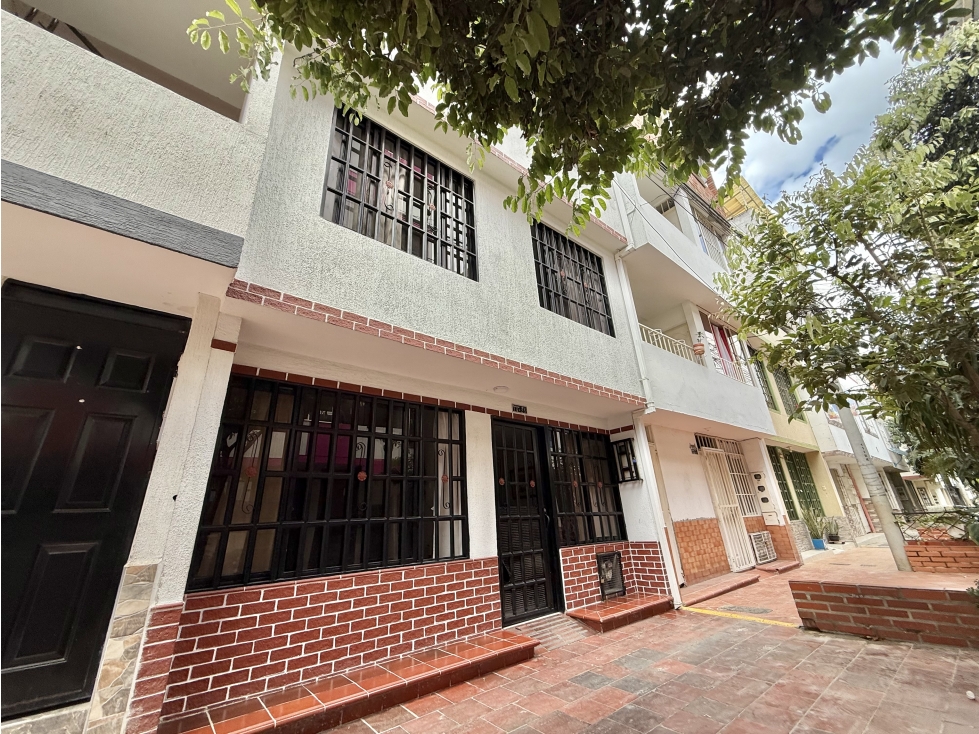 CASA EN CIUDAD VILLAMIL GIRON, SECTOR CON ALTA URBANIZACION - 1