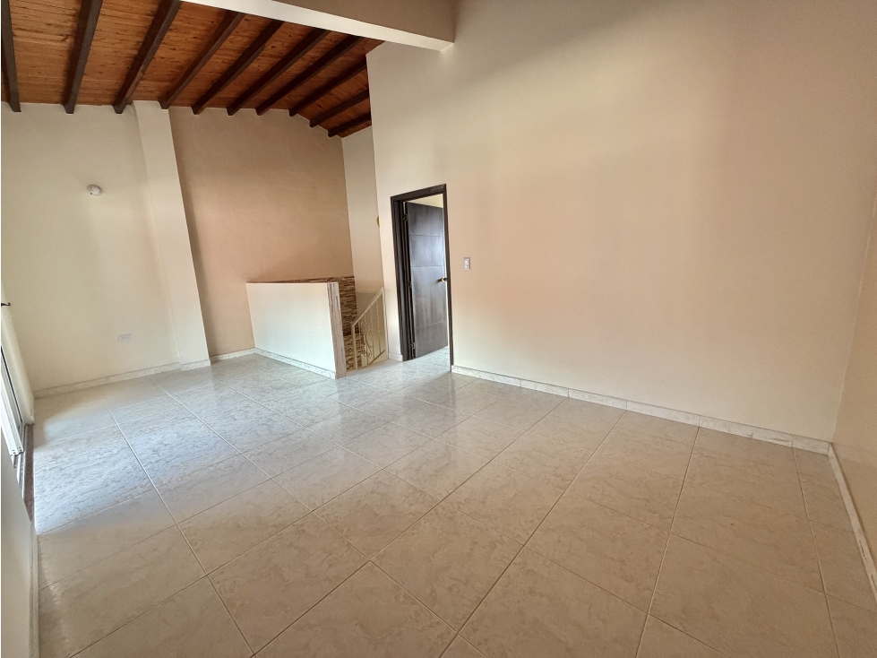 GRAN OPORTUNIDAD APTO DUPLEX URBANIZACION CENTAUROS — foto 3