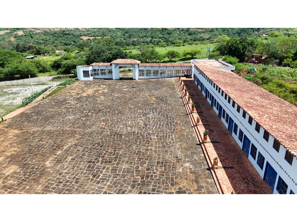 VENDO LOTE COMERCIAL EN BARICHARA - 3
