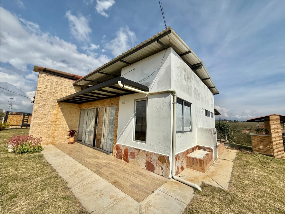 HERMOSO ESPACIO PARA COMPARTIR EN FAMILIA - CASA LOTE - 4