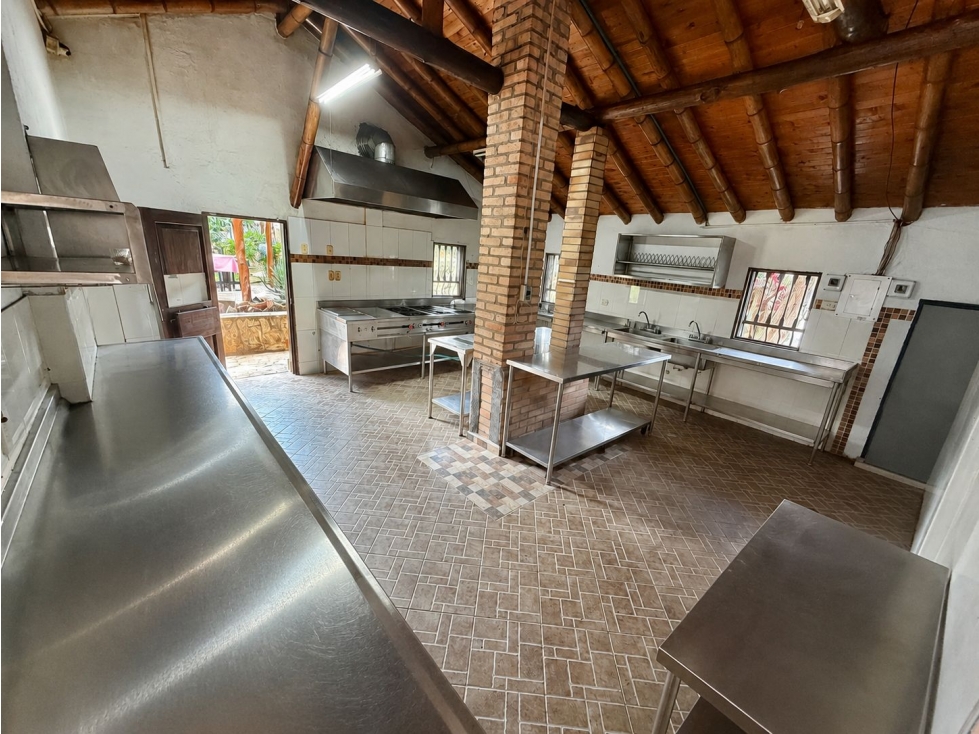 CASA COLONIAL CON LOTE. EXCELENTE INVERSION - 4