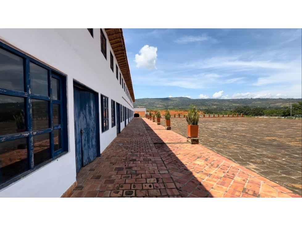 VENDO LOTE COMERCIAL EN BARICHARA - 2