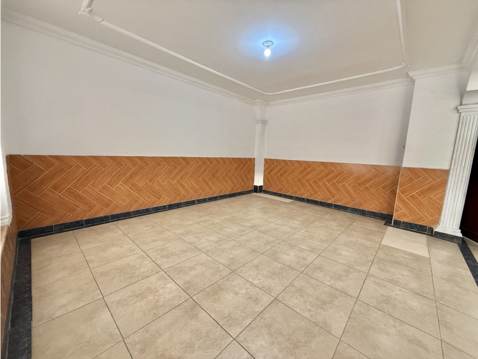 Casa Comercial de dos pisos en 300 m de lote sobre la Carrera 33 — foto 4