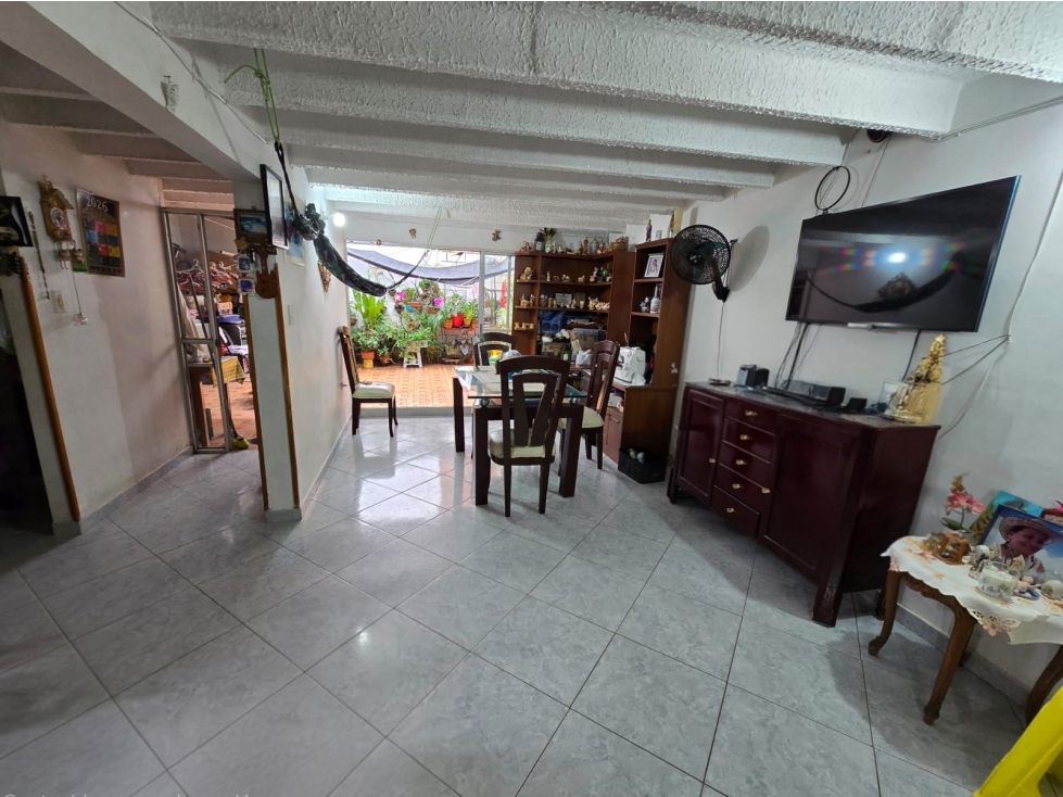 Hermosa casa amplia con piso renovado, espacios que enamoran y confort — foto 4