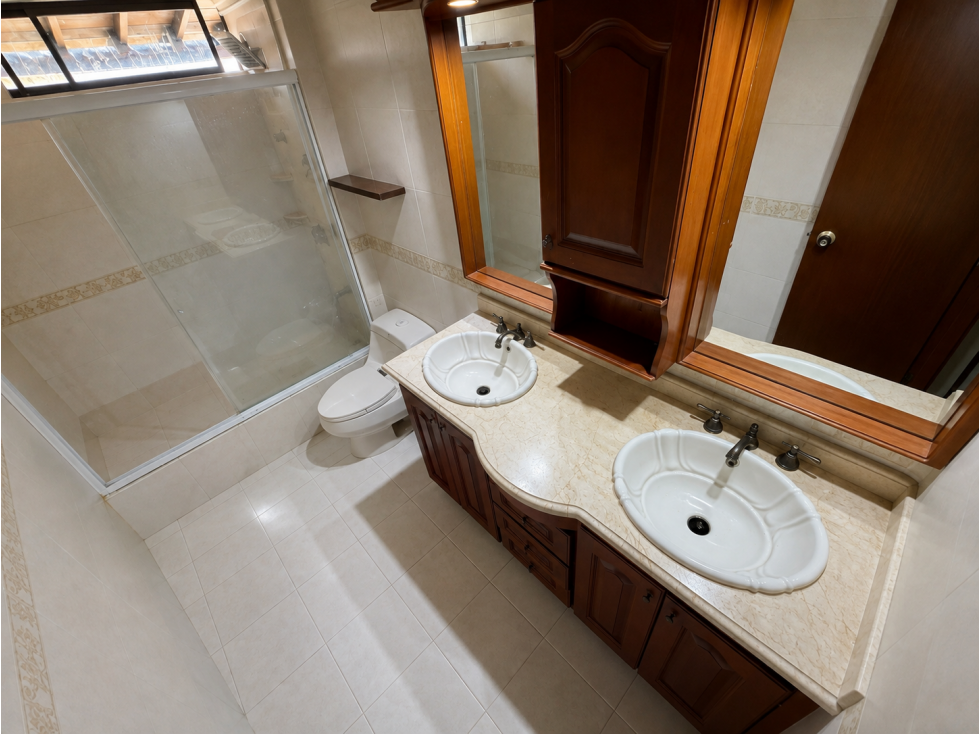 ESPECTACULAR CASA EN LA FLORESTA — foto 3