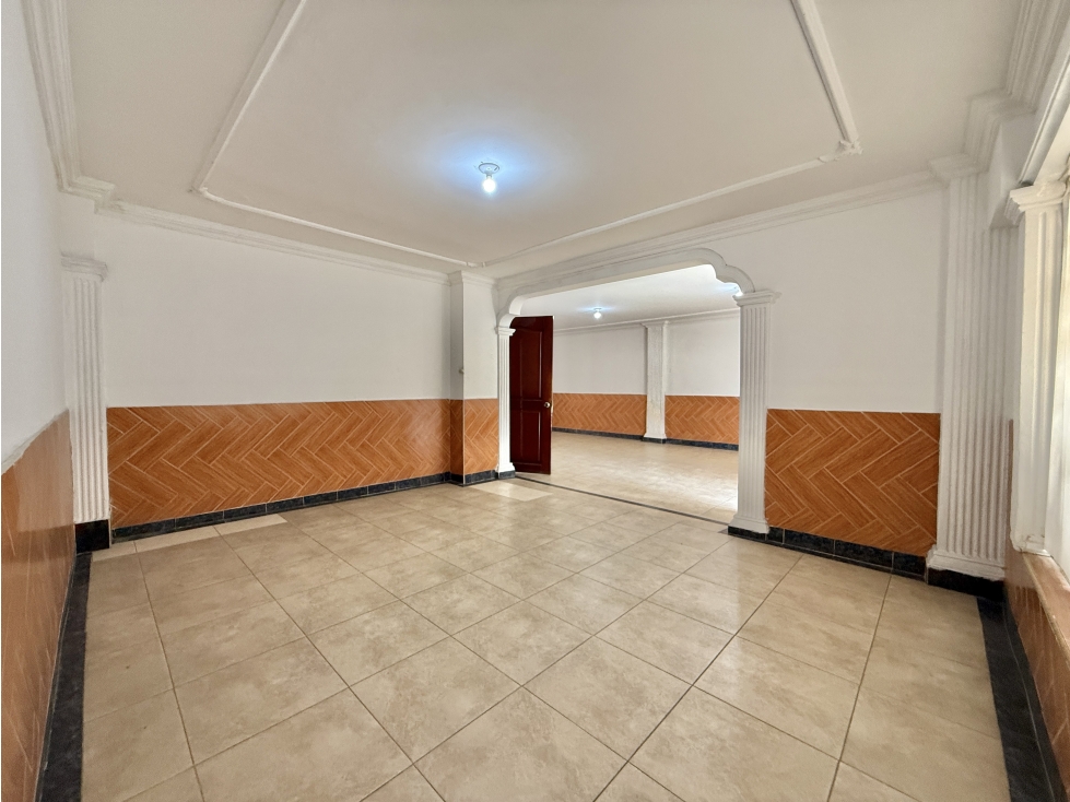 Casa Comercial de dos pisos en 300 m de lote sobre la Carrera 33 — foto 5