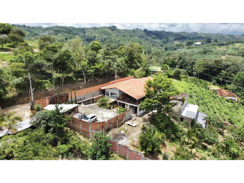 EXCLUSIVA CASA CAMPESTRE EN LEBRIJA - 4